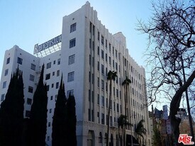 570 N Rossmore Ave in Los Angeles, CA - Building Photo