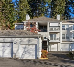 33020 10th Ave SW, Unit Latitude Condominiums in Federal Way, WA - Foto de edificio - Building Photo