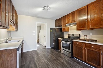 1080 Magnolia Way SE in Smyrna, GA - Foto de edificio - Building Photo