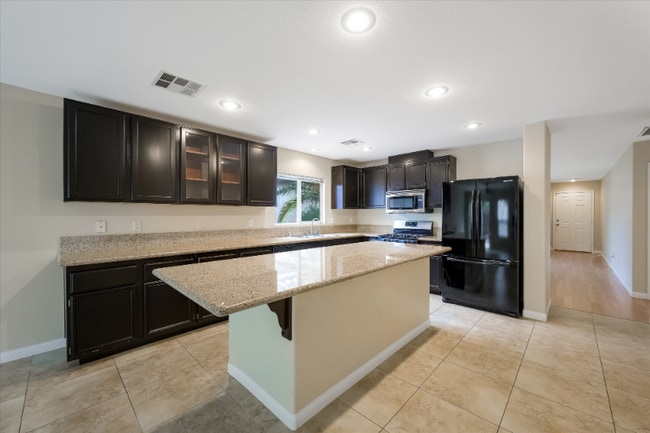 5025 Ropers Rock Ct in Las Vegas, NV - Building Photo - Building Photo