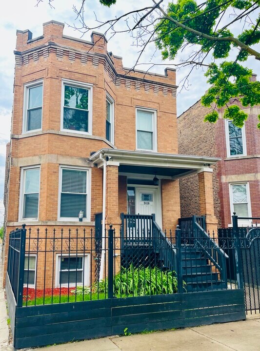 2416 N Springfield Ave in Chicago, IL - Building Photo