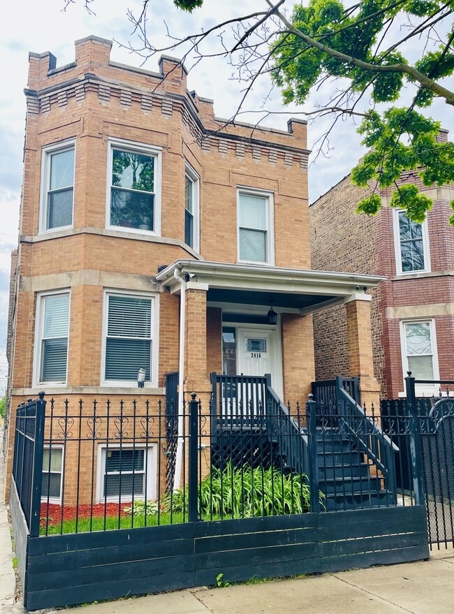2416 N Springfield Ave