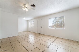 1801 Evelyn Ave in Henderson, NV - Building Photo - Building Photo