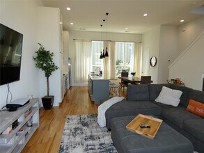 2317 Moser Ave in Dallas, TX - Building Photo - Building Photo