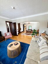 1425 E Capitol Dr, Unit #4 in Shorewood, WI - Foto de edificio - Building Photo