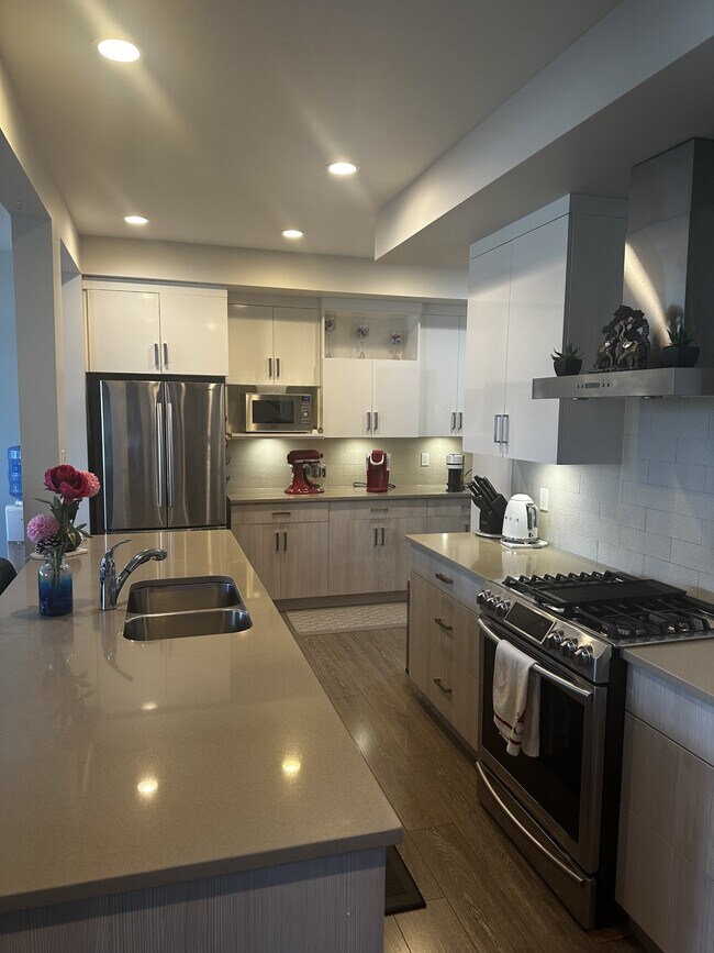 8418 Midtown Wy in Chilliwack, BC - Building Photo - Building Photo