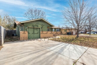 3240 S Custer Ave in Wichita, KS - Building Photo - Building Photo