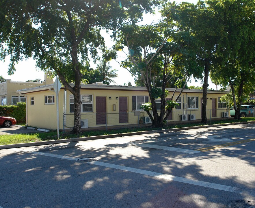 424 NE 71st St in Miami, FL - Foto de edificio