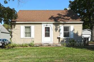 1221 Broad St in Des Moines, IA - Building Photo - Building Photo