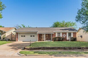 2009 Meadow Lark in Irving, TX - Building Photo