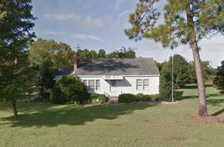 536 Butler Farm Rd in Saint Pauls, NC - Building Photo