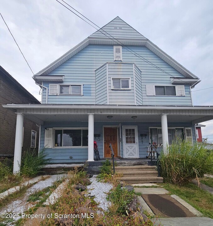 1124 Lafayette St in Scranton, PA - Building Photo