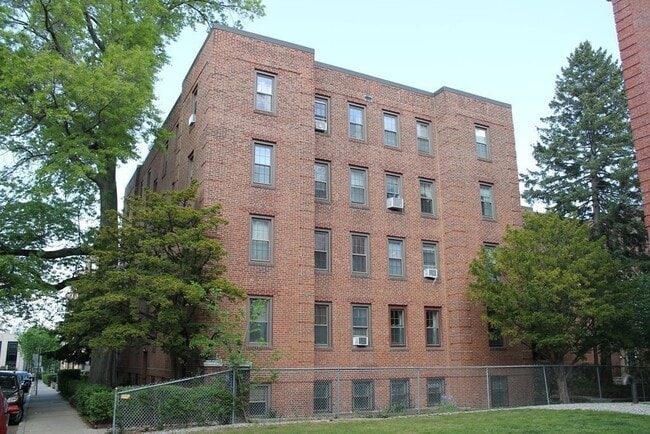 16 Ware St in Cambridge, MA - Building Photo - Building Photo