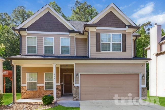 property at 922 Ashton Park Dr SW