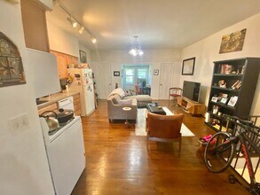 325 C St SE in Washington, DC - Building Photo - Building Photo