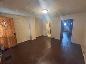 2226 Woodstock Ave in Pittsburgh, PA - Building Photo - Building Photo