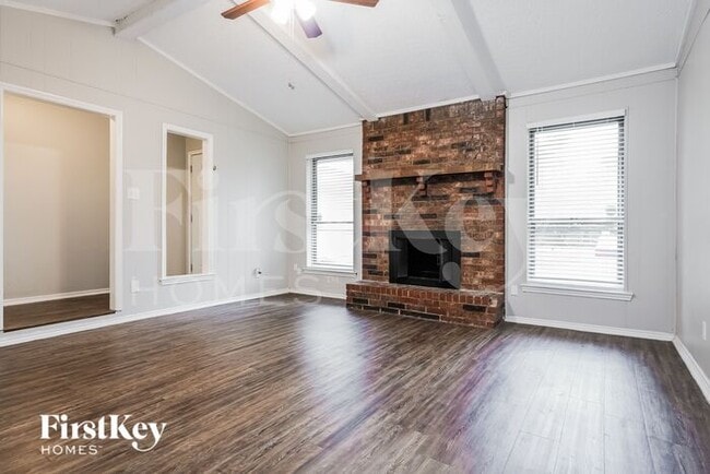 109 N Casa Grande Cir in Duncanville, TX - Building Photo - Building Photo