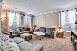 2106 Hunter Pl Ln in Arlington, TX - Building Photo - Building Photo