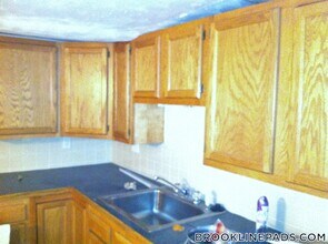 33 Lancaster Terrace in Brookline, MA - Building Photo - Building Photo