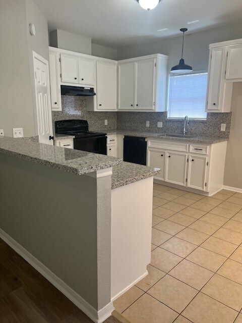 9409 Dulcimer St in Houston, TX - Building Photo