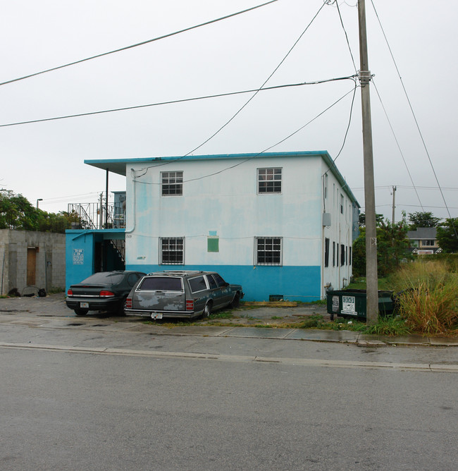 1519 NW 60th St in Miami, FL - Building Photo - Building Photo