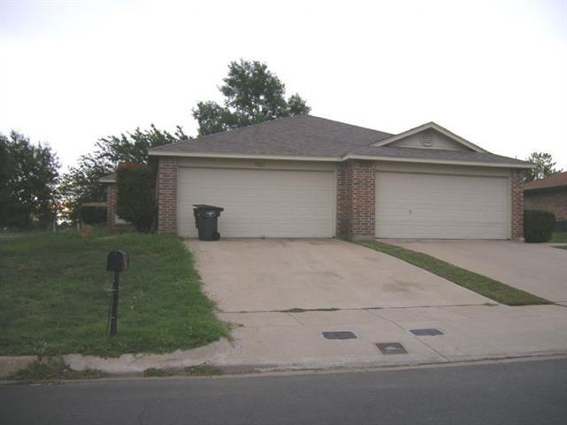 7601 Creekmoor Dr in Fort Worth, TX - Foto de edificio