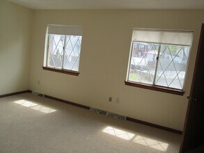108 Clark St in Belmont, MA - Building Photo - Building Photo