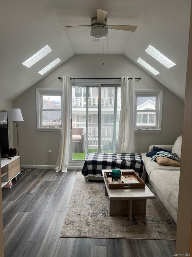 103 Florida St in Long Beach, NY - Building Photo - Building Photo