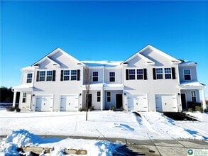 1104 Martin Rd in Breinigsville, PA - Building Photo - Building Photo