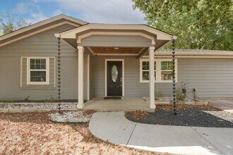 5001 Canella Dr in Austin, TX - Building Photo - Building Photo