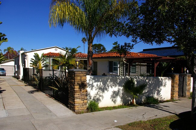 3822 Adams Ave in San Diego, CA - Building Photo - Building Photo
