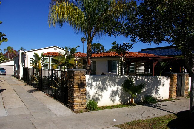 3822 Adams Ave in San Diego, CA - Foto de edificio - Building Photo