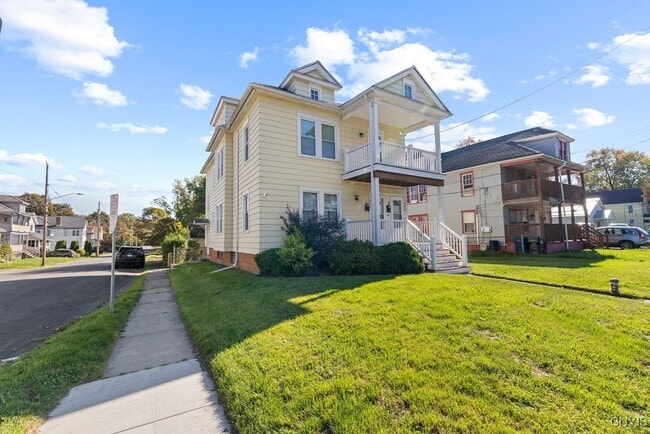 401 Valley Dr in Syracuse, NY - Foto de edificio - Building Photo