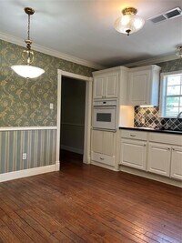 2504 Pine Tree Dr photo'