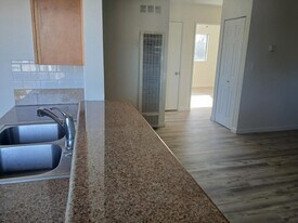 818 Gaviota Ave in Long Beach, CA - Building Photo