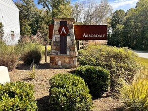 5125 Saddleback Dr in Mount Holly, NC - Building Photo - Building Photo