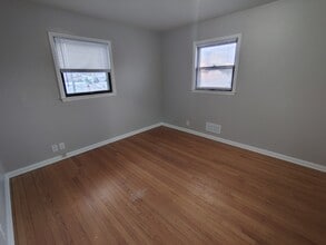 2433 Jonathan Ave in Rockford, IL - Building Photo - Building Photo