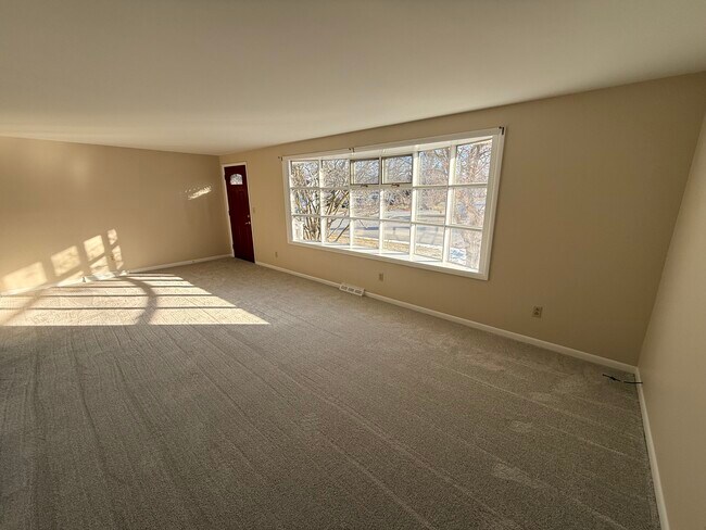 1104 Vinewood Ave, Unit Left Unit