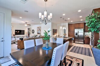 33 Angra Way in Gilroy, CA - Building Photo - Building Photo