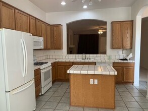 110 Eastbrook Way in Sacramento, CA - Building Photo - Building Photo