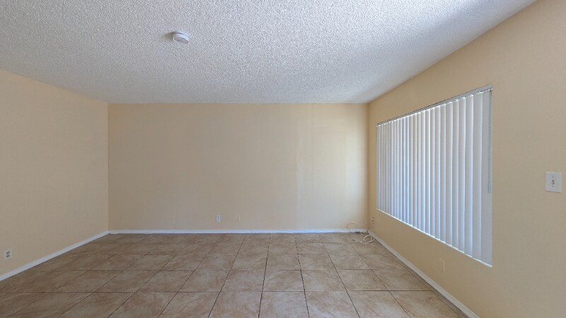 1545 W 19th St in Long Beach, CA - Building Photo