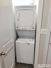 3740 N Sheffield Ave, Unit 3818 in Chicago, IL - Building Photo - Building Photo