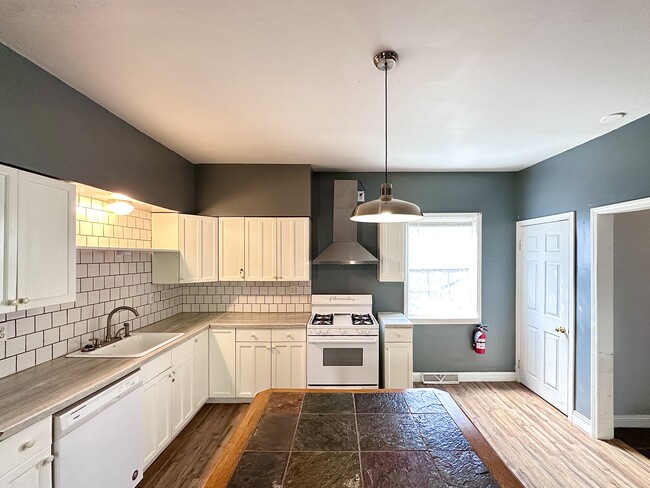 property at 1605 S Jefferson St