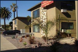 Trojan Palms in Los Angeles, CA - Building Photo - Building Photo