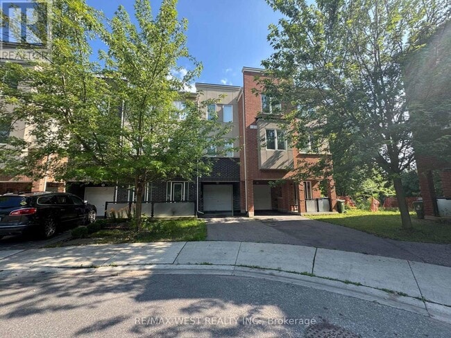 property at 58 Heron Park Pl