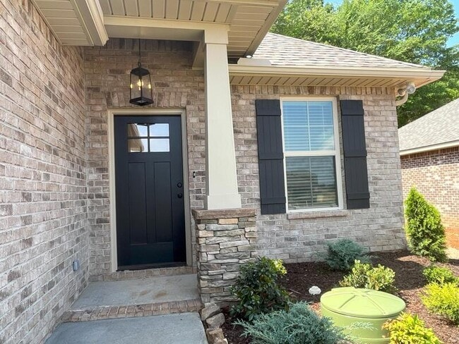 146 Midpark Dr in Meridianville, AL - Building Photo - Building Photo