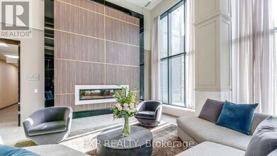 4085-4085 Parkside Village Dr in Mississauga, ON - Building Photo - Building Photo