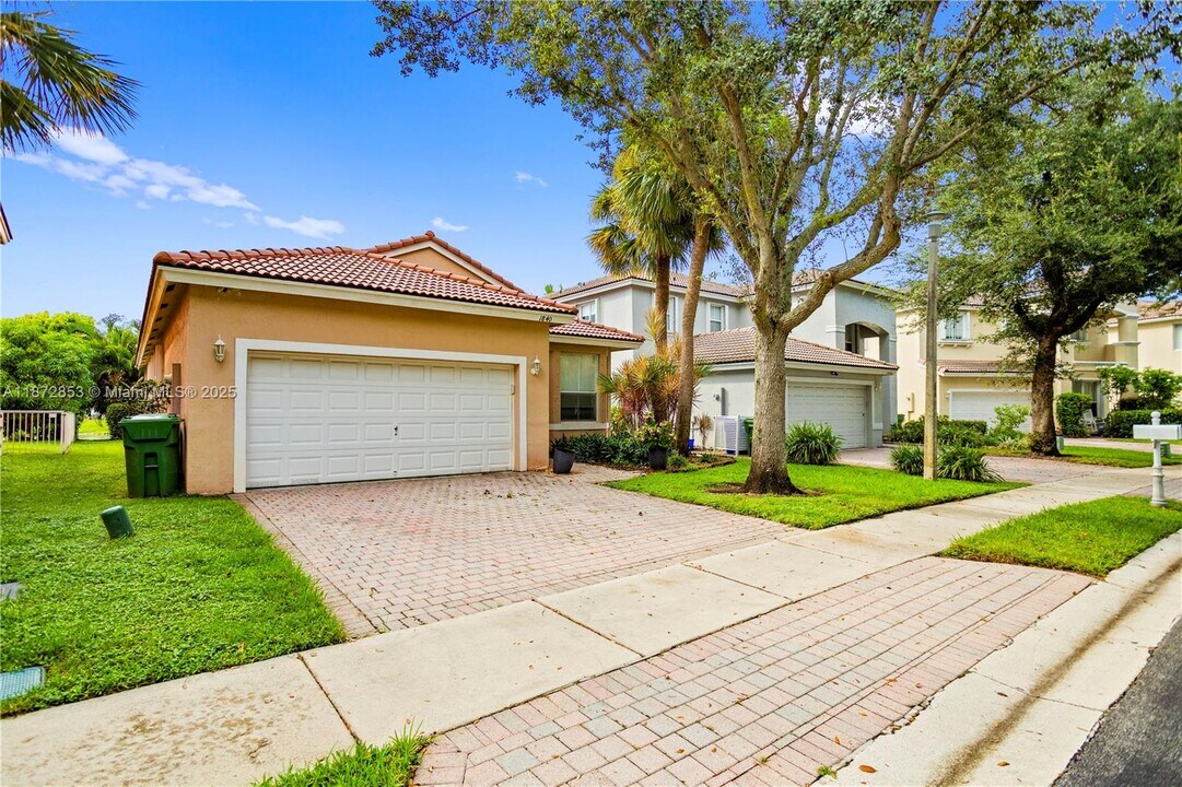 1840 NW 78th Ave in Pembroke Pines, FL - Building Photo