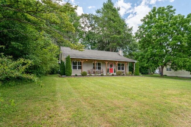 33 Summit Ave in Brevard, NC - Building Photo - Building Photo