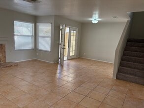 1349 Lucia Dr in Las Vegas, NV - Foto de edificio - Building Photo